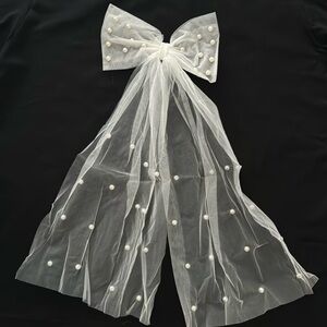 Women’s White Tulle Veil Hair Bow Clip with Faux Pearls Bridal Wedding Lulu’s
